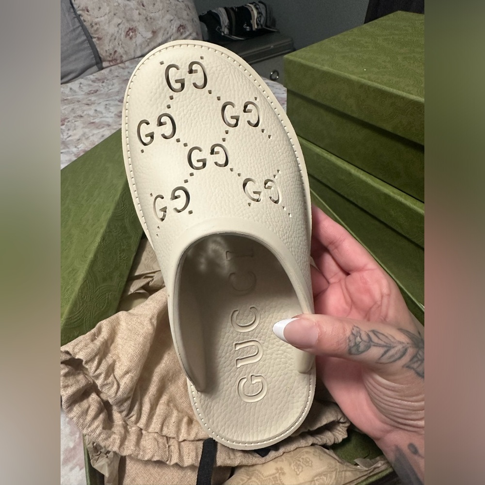 Authentic- Women Gucci Platform Sandals